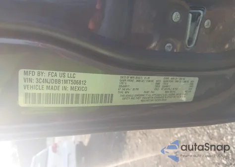 2021 Jeep Compass Latitude 4X4 z USA, uszkodzony, nr VIN 3C4NJDBB1MT506812